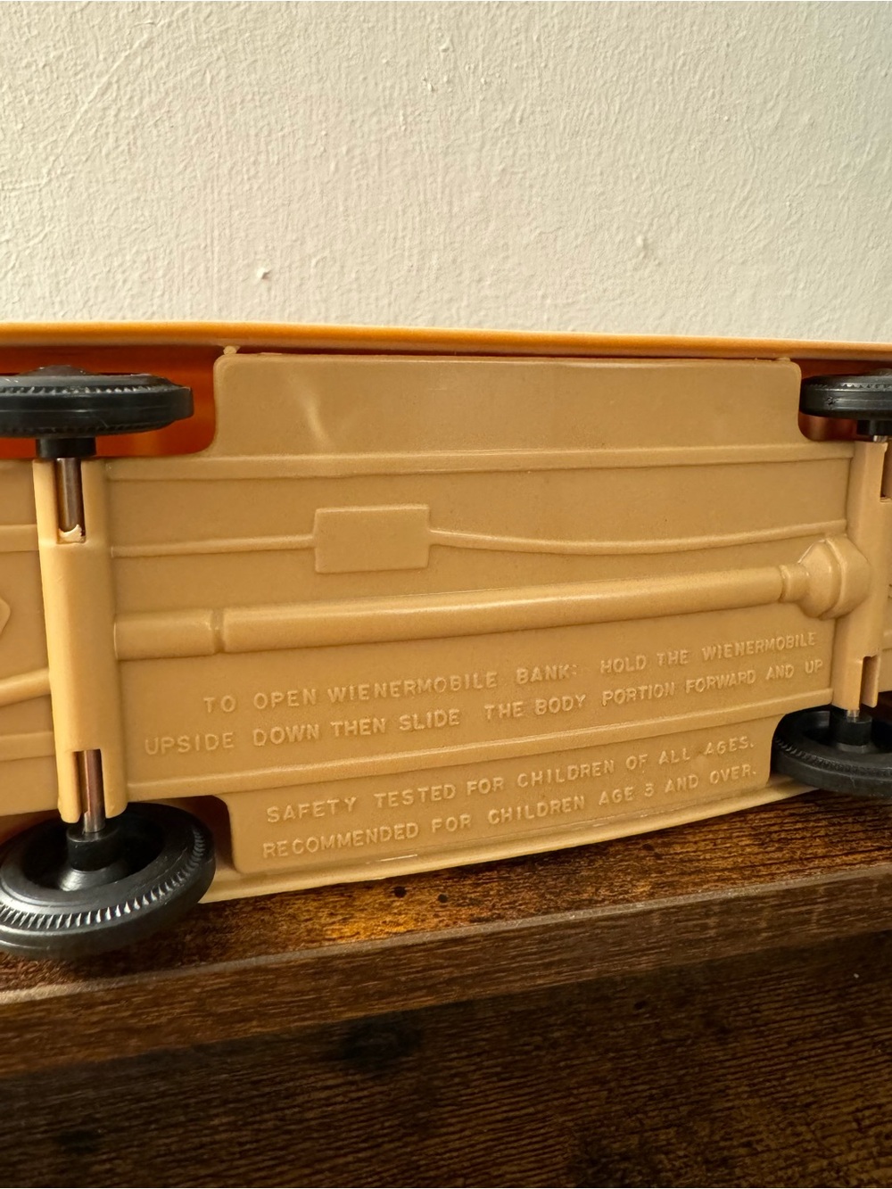 Vintage Oscar Mayer Wienermobile 1992 Olympics Advertising Coin Bank - Picture 8 of 9